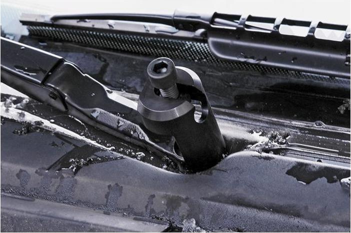 Actual product image Kukko Puller series 142 for windscreen wiper Fork opening15mm clear h.29mm Bell shape Base thickness2,5mm