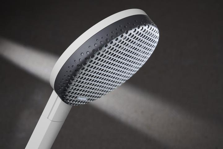 Produktbild hansgrohe Runde Handbrause mit 3 Strahlarten, Anti-Kalk und extra grosser Duschfläche (3 Strahlarten, 10.30 l/min)