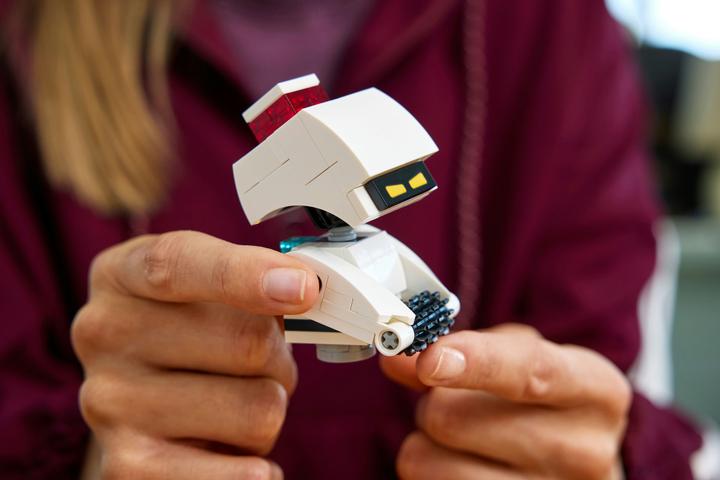 Actual product image LEGO WALL-E and EVE (43279, LEGO Disney)