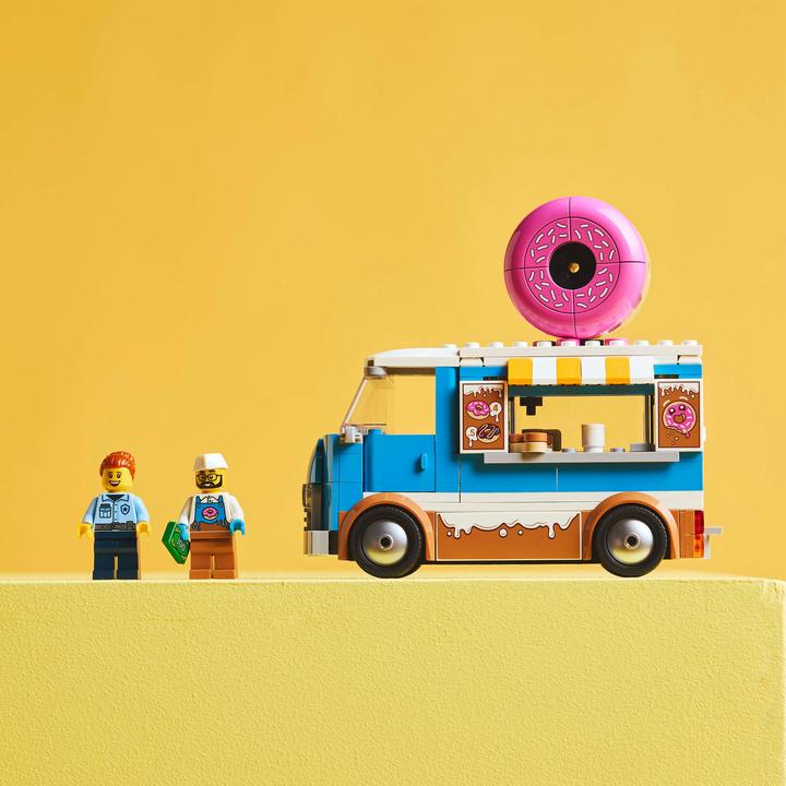 Actual product image LEGO Donut Truck (60452, LEGO City)