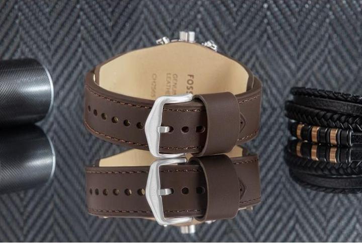 Actual product image Fossil Coachman (Analogue wristwatch, Chronograph, 45 mm)