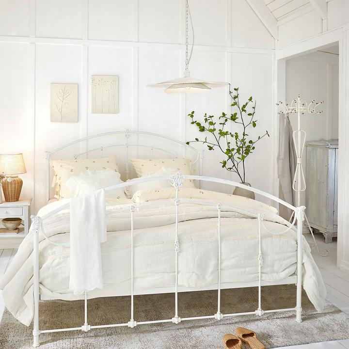 Actual product image Loberon Hängelampe Lunaras antikcreme (E27)