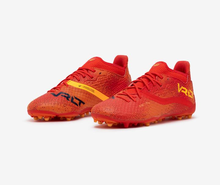 Immagine prodotto Kipsta Kids' Lace-Up Football Boots Viralto III MG/AG - Ice Flame (37)