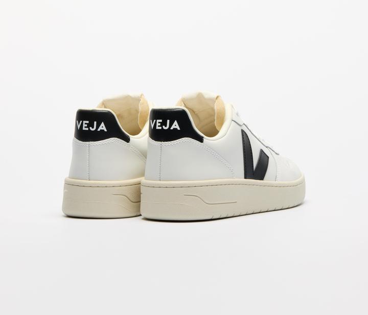 Actual product image Veja V-10 (41)