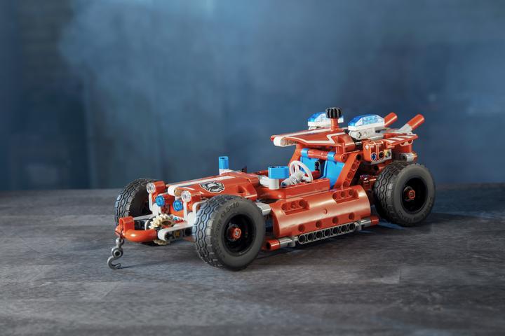Produktbild LEGO First Responder (42075, LEGO Technic)