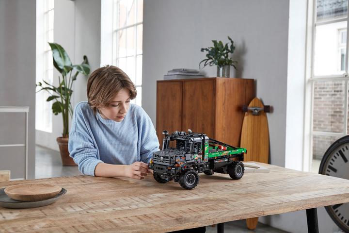 Image du produit LEGO Camion tout-terrain Mercedes-Benz Zetros (42129, LEGO Technic)