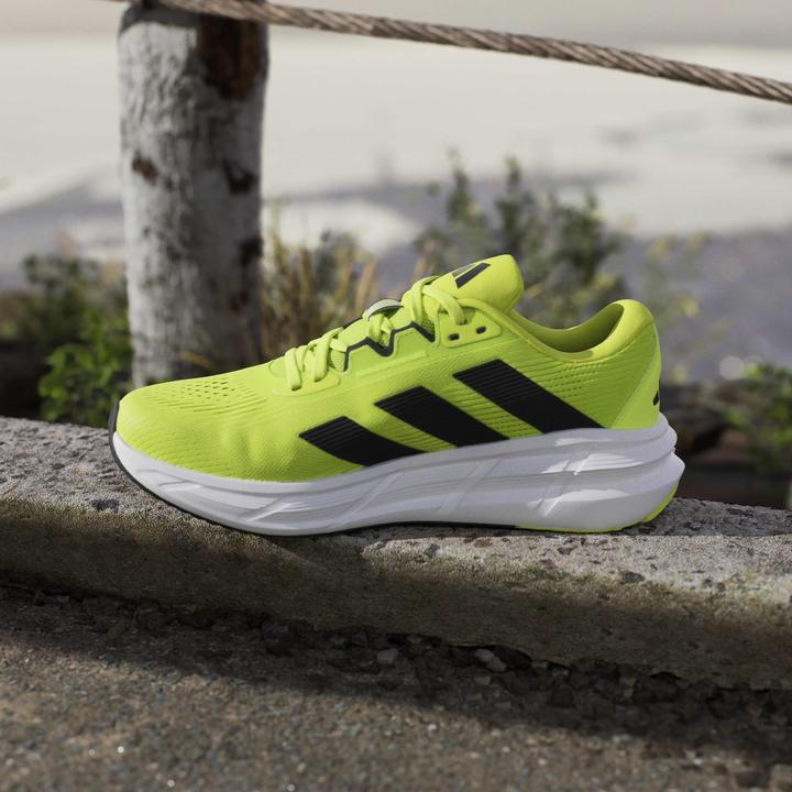Produktbild Adidas Questar 3 M - sslime/cblack/luclem (42 2/3)