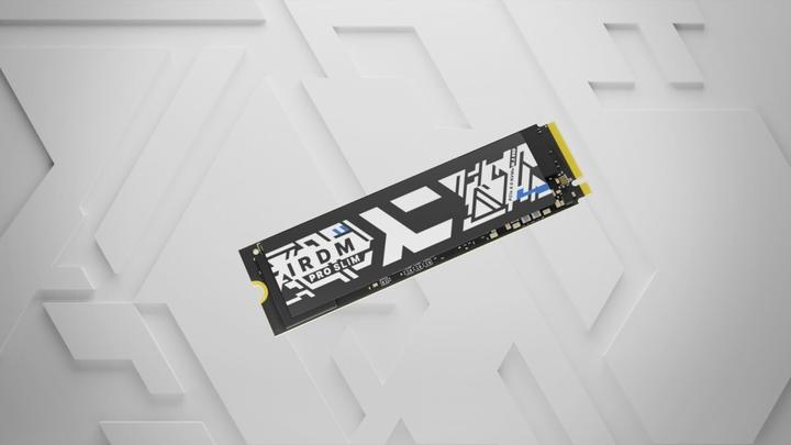 Actual product image Goodram IRP-SSDPR-P44S-2K0-80 Internal Solid State Drive M.2 2 TB PCI Express 4.0 3D TLC NAND NVMe (2000 GB, M.2)