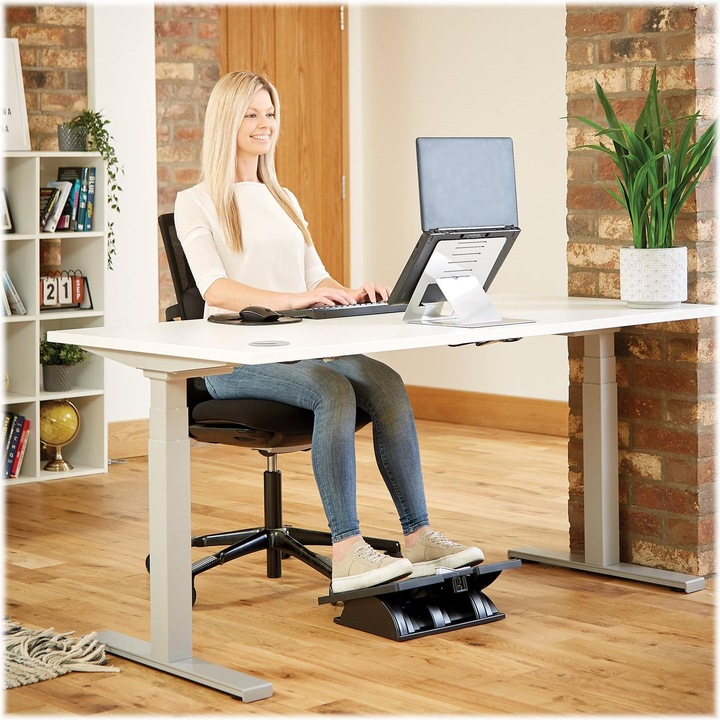 Actual product image Fellowes HYLYFT Notebook Stand Stainless Steel