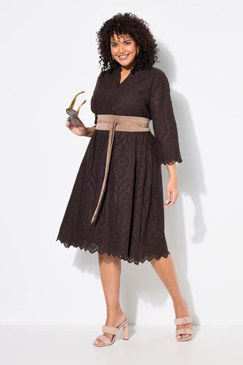 Image du produit Ulla Popken Robe midi en dentelle ajourée. Silhouette en A. Col tunisien et manches 3/4. (54)