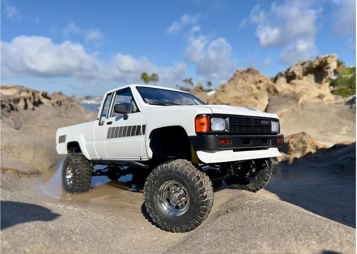 Image du produit Rc4Wd Scale Crawler Trail Finder 2 LWB Toyota XtraCab RTR 1:10 (RTR Prêt à fonctionner)