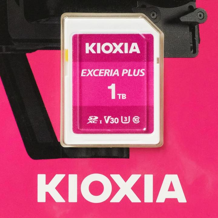 Produktbild Kioxia 1024GB Exceria plus U3 V30 SD (1000 GB, SDXC, U3, UHS-I)