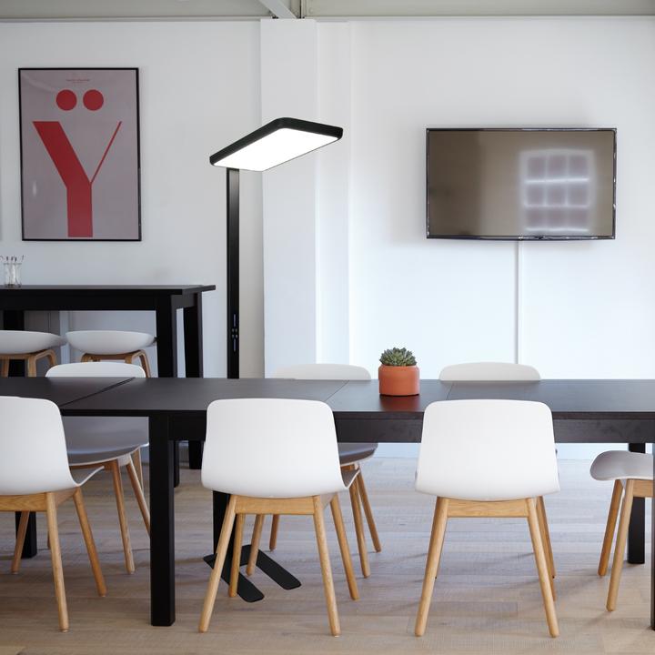 Actual product image Luxula LED Büro-Stehleuchte, Up/Down, schwarz (7000 lm)