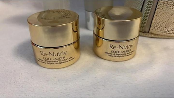 Actual product image Estée Lauder Estee Lauder Re-Nutriv Luxury Gift Set with Gold Bag New (Facial care set)