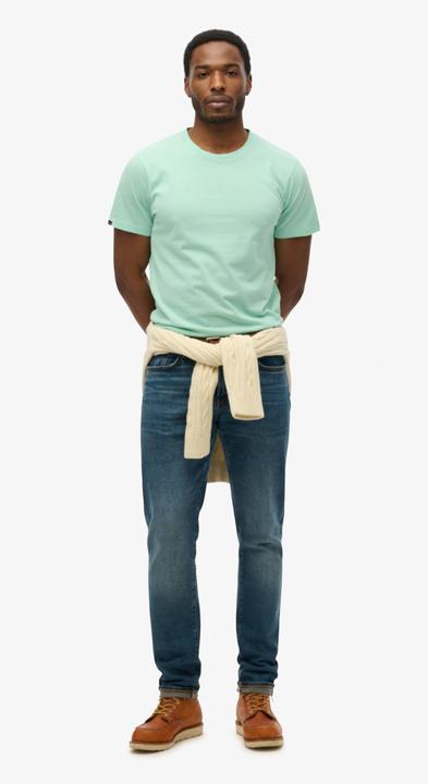 Actual product image Superdry Classic Essential T-Shirt (L)