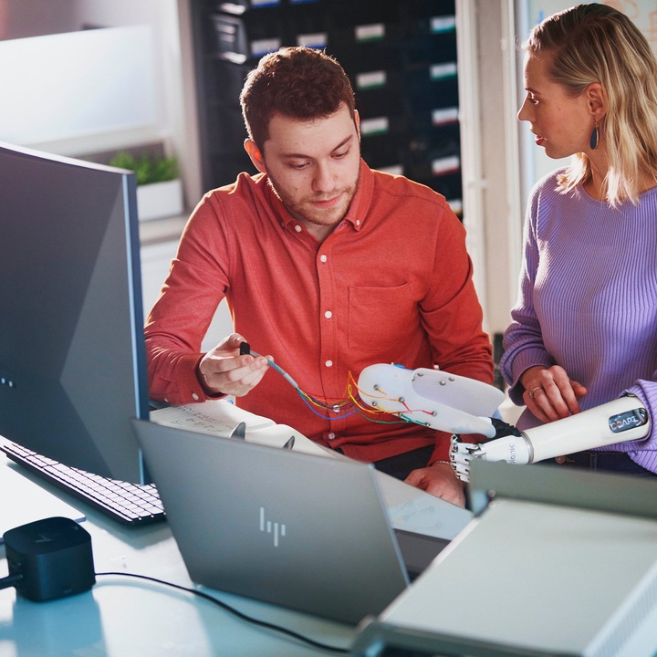 Produktbild HP ZB Ffly 16 G10 i7-1355U 16Go 1To (15.98", Intel Core i7, 1000 GB)