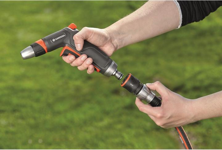 Actual product image Gardena Premium cleaning syringe set