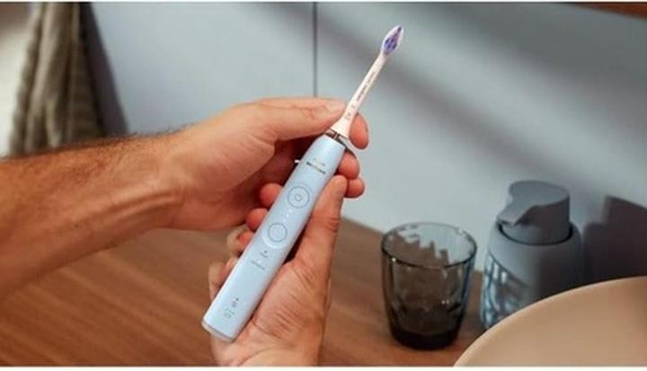 Actual product image Philips Sonicare Series 6100 (Sonic toothbrush)