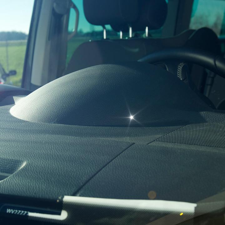 Actual product image AGT Windscreen repair kit