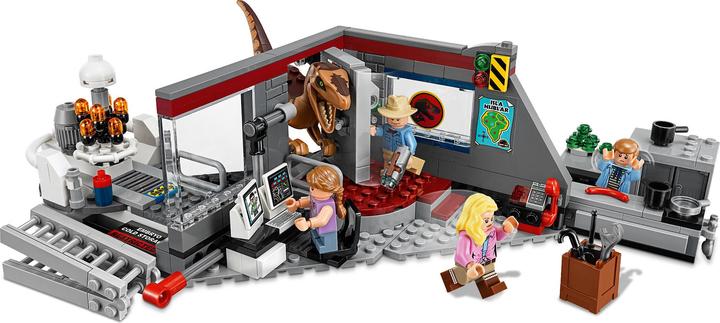 Actual product image LEGO Jurassic World Hunt for the Velociraptor (75932, LEGO Jurassic World)