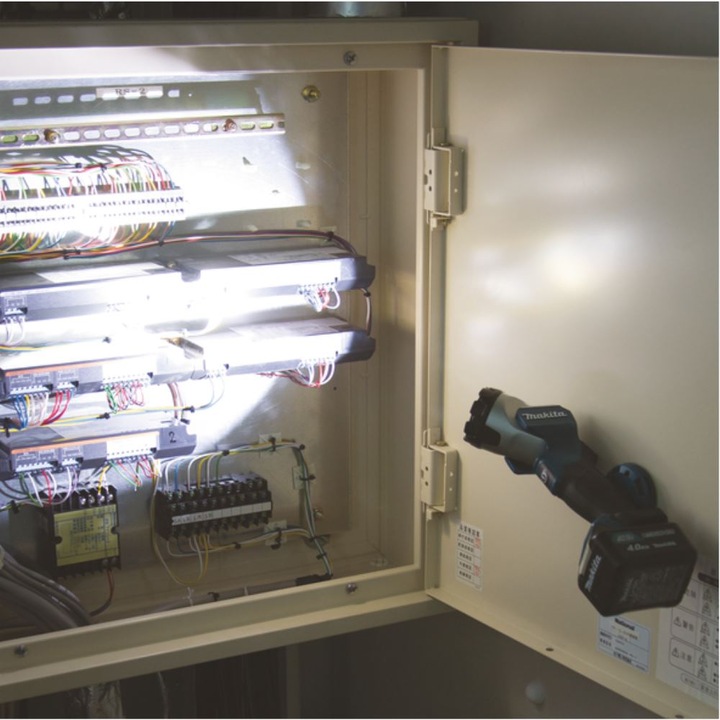 Actual product image Makita ML105 Battery Lamp (190 lm)