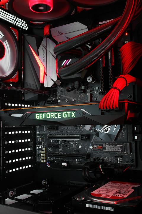 Image du produit Mifcom Battlebox Titan Xp (Intel Core i7-7700K, 32 Go, 500 Go, Titane Xp)