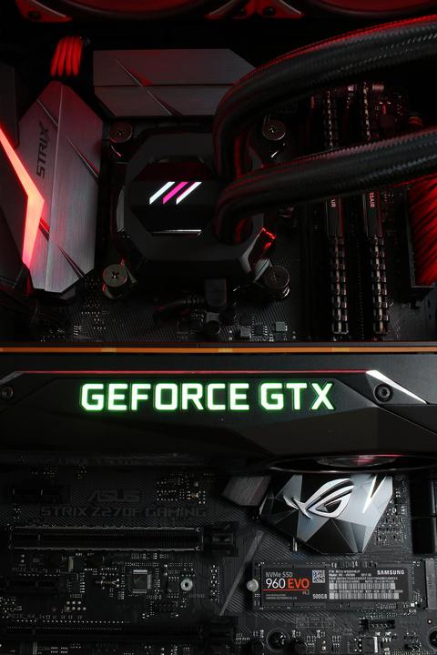 Image du produit Mifcom Battlebox Titan Xp (Intel Core i7-7700K, 32 Go, 500 Go, Titane Xp)