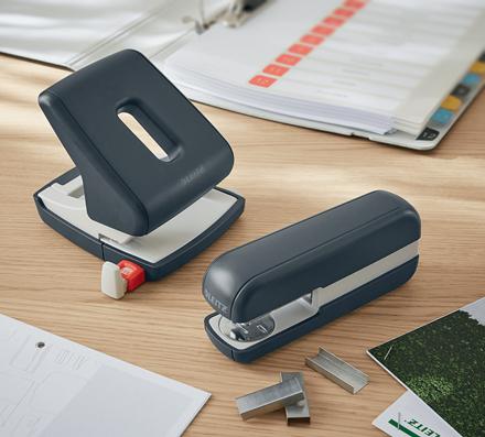 Produktbild Leitz Heftgerät Cosy 30 Seiten, Grau (30 Blätter)