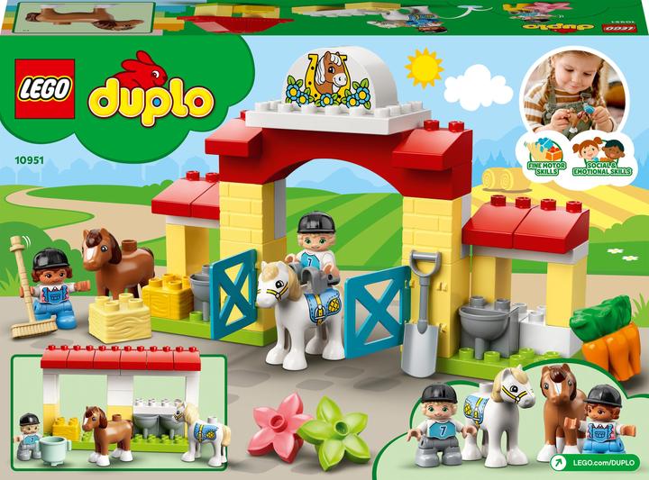 Actual product image LEGO Horse stable and pony care (10951)
