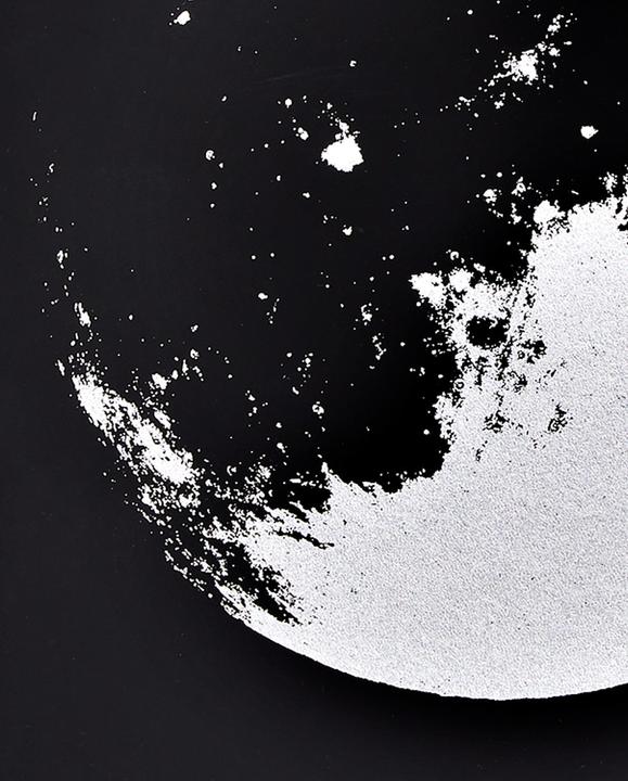 Actual product image Nuuna Graphic L, Moon (A5, Dotted, Soft cover)
