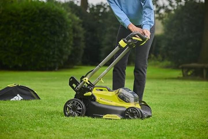 Immagine prodotto Ryobi Tagliaerba a batteria2x18V4Ah, larghezza di taglio 40 cm (Batteria ricaricabile)