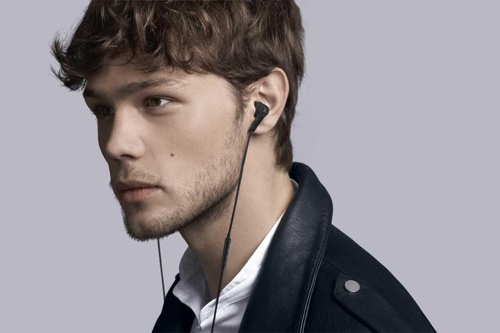 Immagine prodotto B&O Beoplay E4 (ANC, 20 h, Cablato)