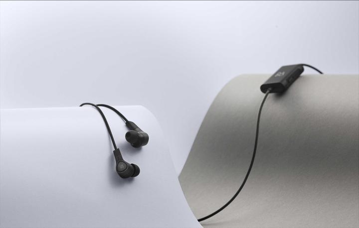 Immagine prodotto B&O Beoplay E4 (ANC, 20 h, Cablato)