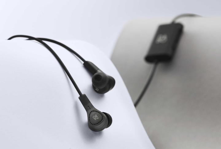 Immagine prodotto B&O Beoplay E4 (ANC, 20 h, Cablato)