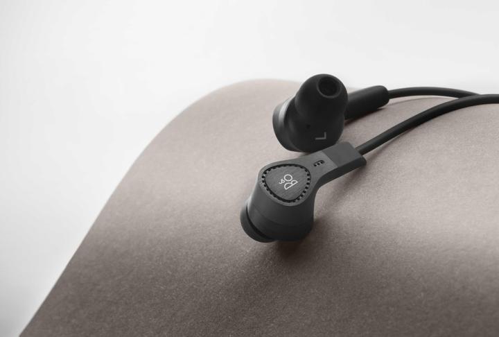 Immagine prodotto B&O Beoplay E4 (ANC, 20 h, Cablato)