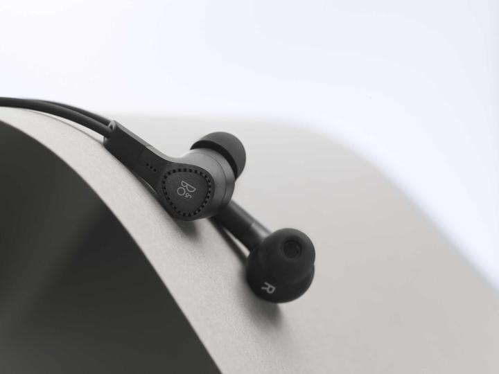 Immagine prodotto B&O Beoplay E4 (ANC, 20 h, Cablato)