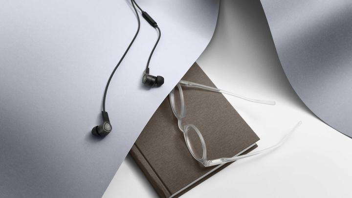 Immagine prodotto B&O Beoplay E4 (ANC, 20 h, Cablato)