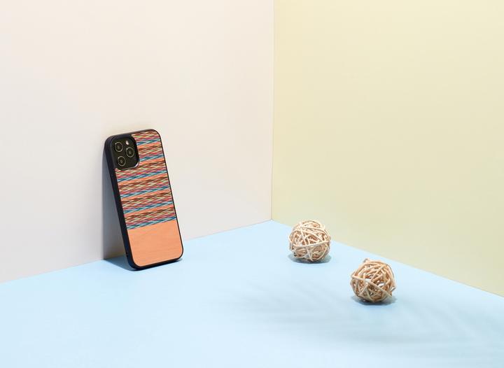 Produktbild Man.Wand &WOOD case for iPhone 12/12 Pro browny check juodas (Apple iPhone 12, Realme 12 Pro+)