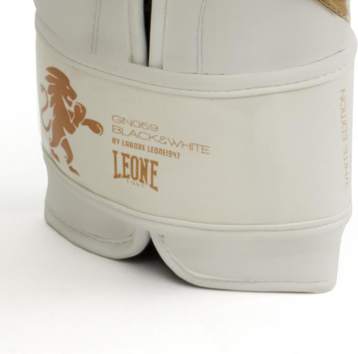 Actual product image Leone Boxing glove White Edition GN059W (10 OZ, One size)
