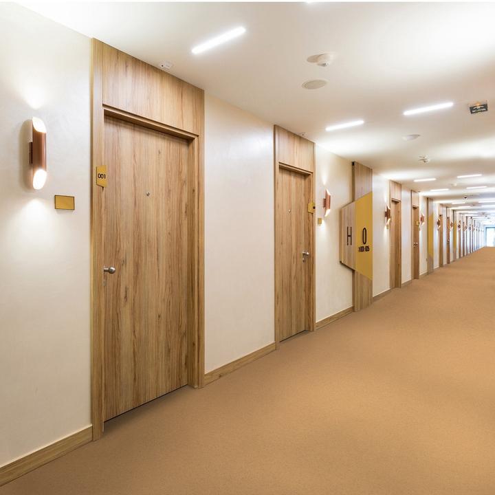 Actual product image Karat Mira 330M