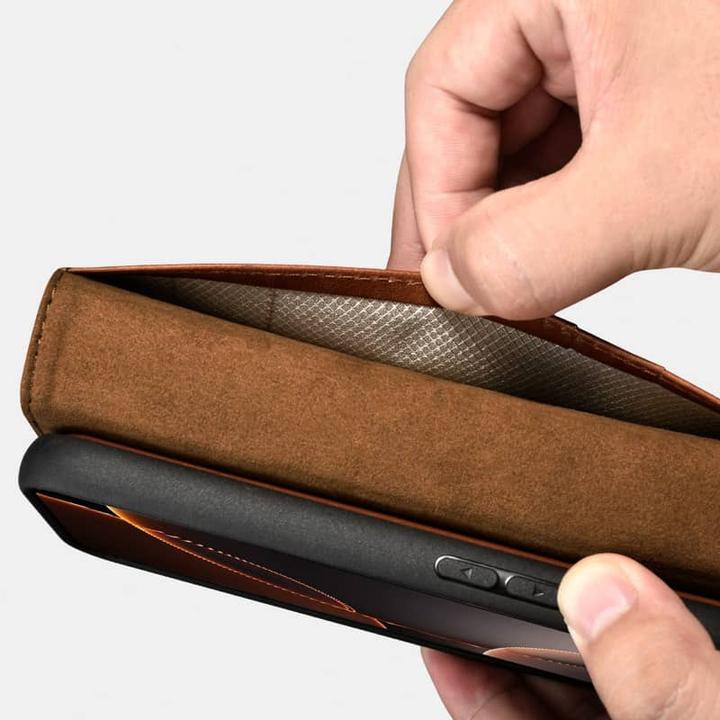 Actual product image iCarer iPhone 16 Pro Max - Oil Wax Premium Genuine Leather Detachable 2 in 1 Wallet Flip Case with (Apple iPhone 16 Pro Max)