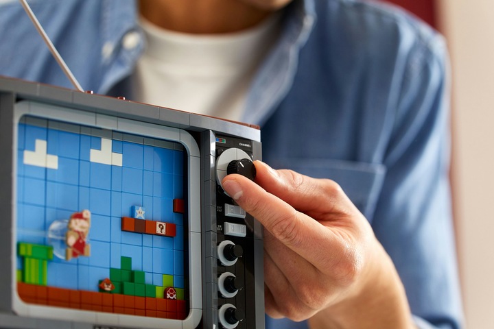 Actual product image LEGO Nintendo Entertainment System (71374, LEGO Rare Sets)