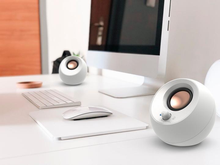 Actual product image Creative Pebble V3