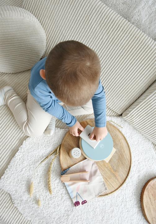 Actual product image small foot Waffle Iron Set "tasty"