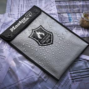 Actual product image Master Lock Fire resistant document bag 2,8l