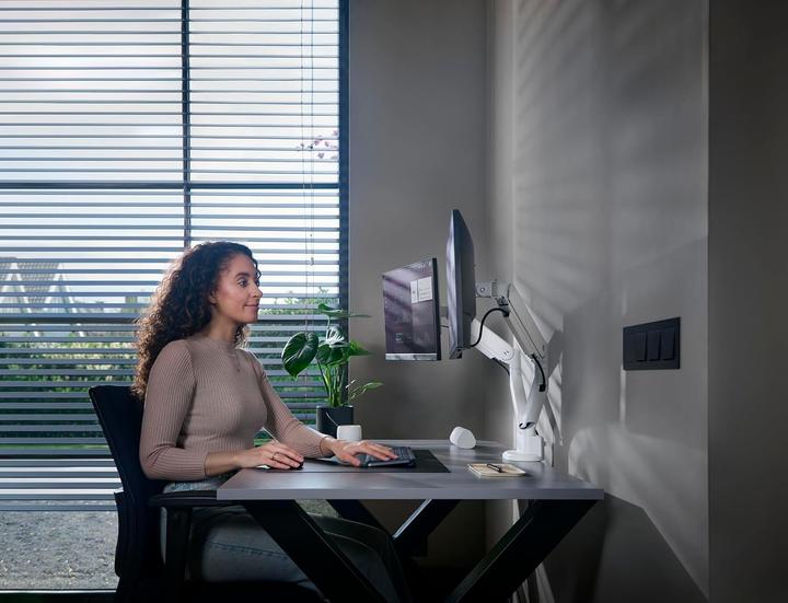 Actual product image One for All Monitor mount Solid Dual White DM 4220 (Ceiling, Table, 35", 10 kg)