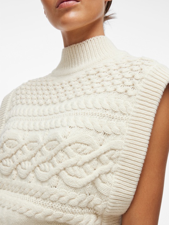 Actual product image Rouge Edit High Neck Strickweste (M)