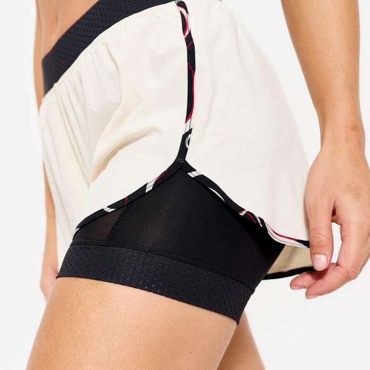 Produktbild Domyos Trainingshose 2-in-1 Damen kurz - beige/schwarz (XS)
