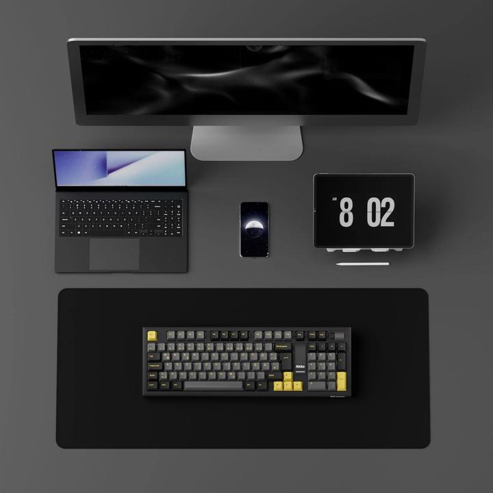 Produktbild Akko 5098B PlusBlack and Gold Gaming Tastatur mit Diplay - V3 Piano Pro (DE, Kabelgebunden, Kabellos)