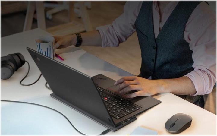 Actual product image Lenovo Go USB-C Wireless Charging Kit (65 W)